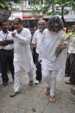 at the farewell to photogrpaher Gautam Rajadhyaksha in Mumbai on 13th Sept 2011 (76).JPG